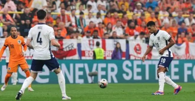 英格兰队在关键战役中失利