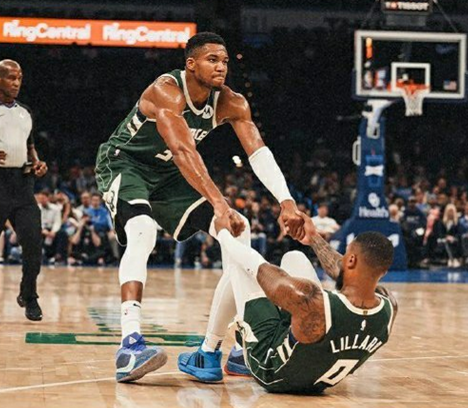 雄鹿主场擒下爵士，稳守东部第一