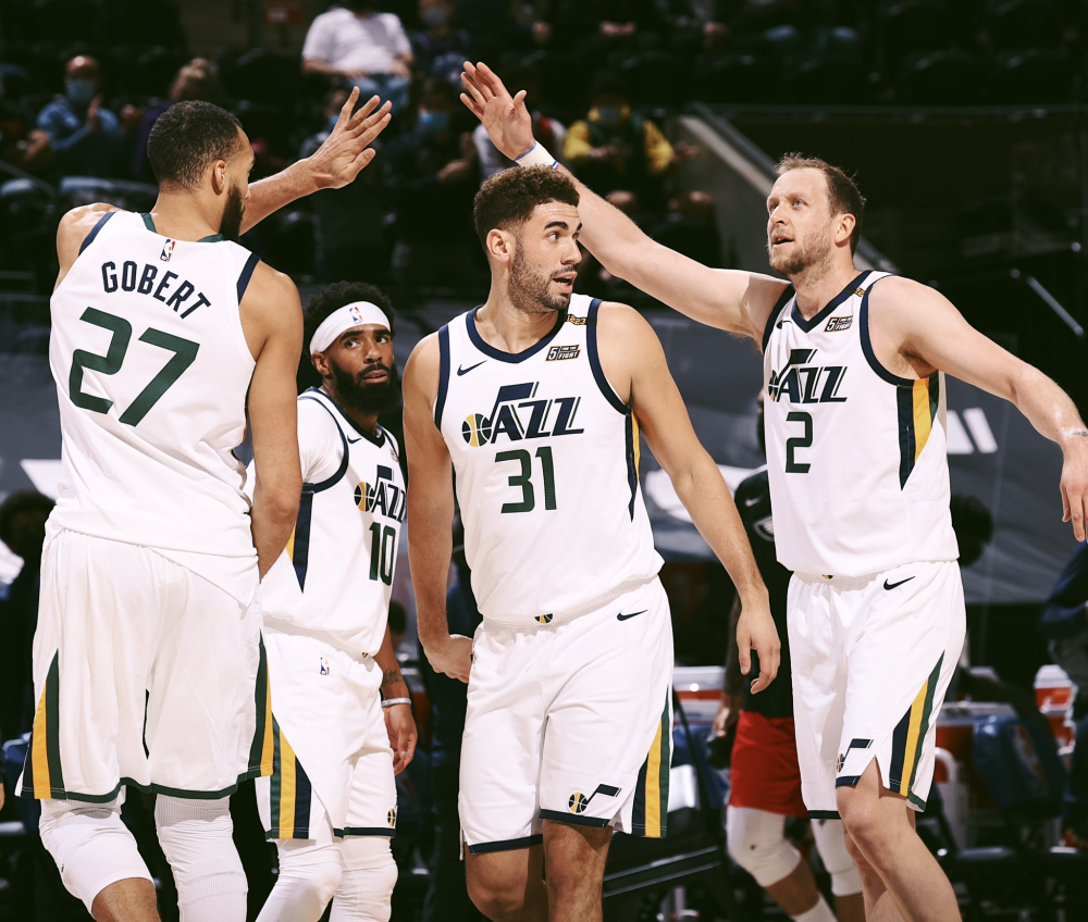 九游体育-篮网队再获胜利，夺得西部桂冠