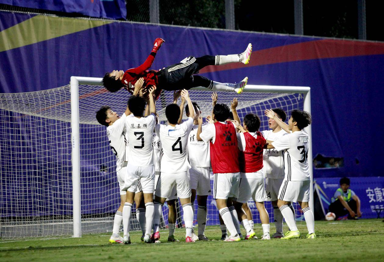 足球联赛竞技水平不断提升，精彩纷呈战况激烈的简单介绍