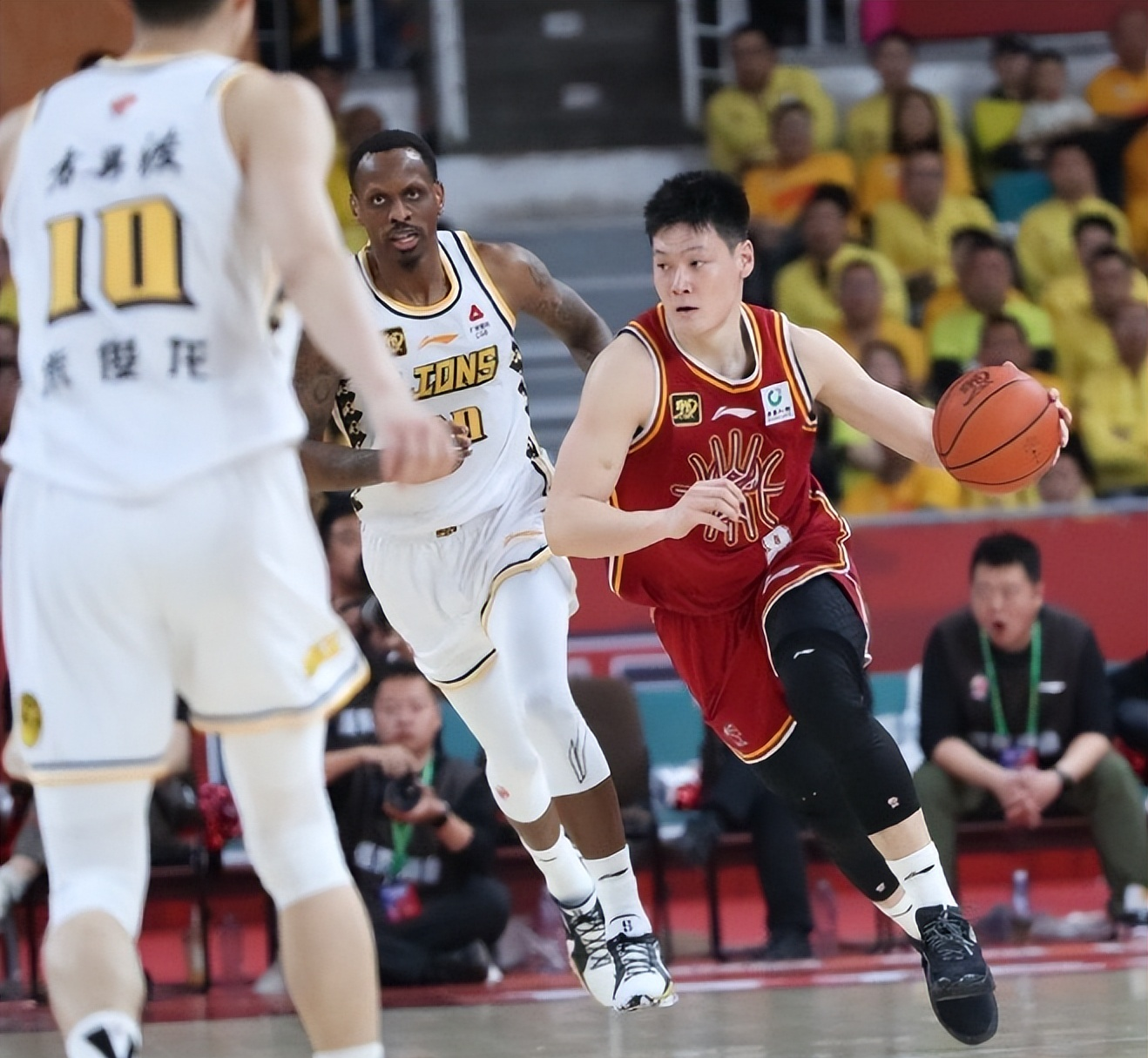 九游体育app下载-亚洲篮球冠军赛提前结束，悬念四起