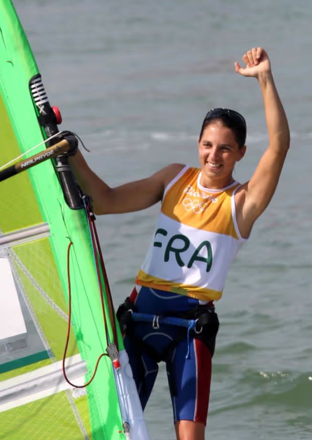 英国选手在帆船比赛中夺得铜牌