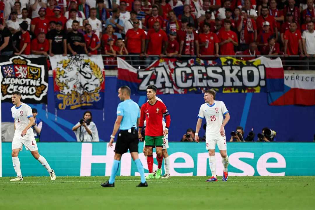 精彩足球赛事吸引着无数目光