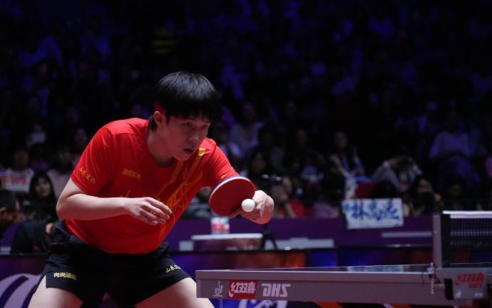 精彩绝伦进球，带领球队零封对手晋级淘汰赛