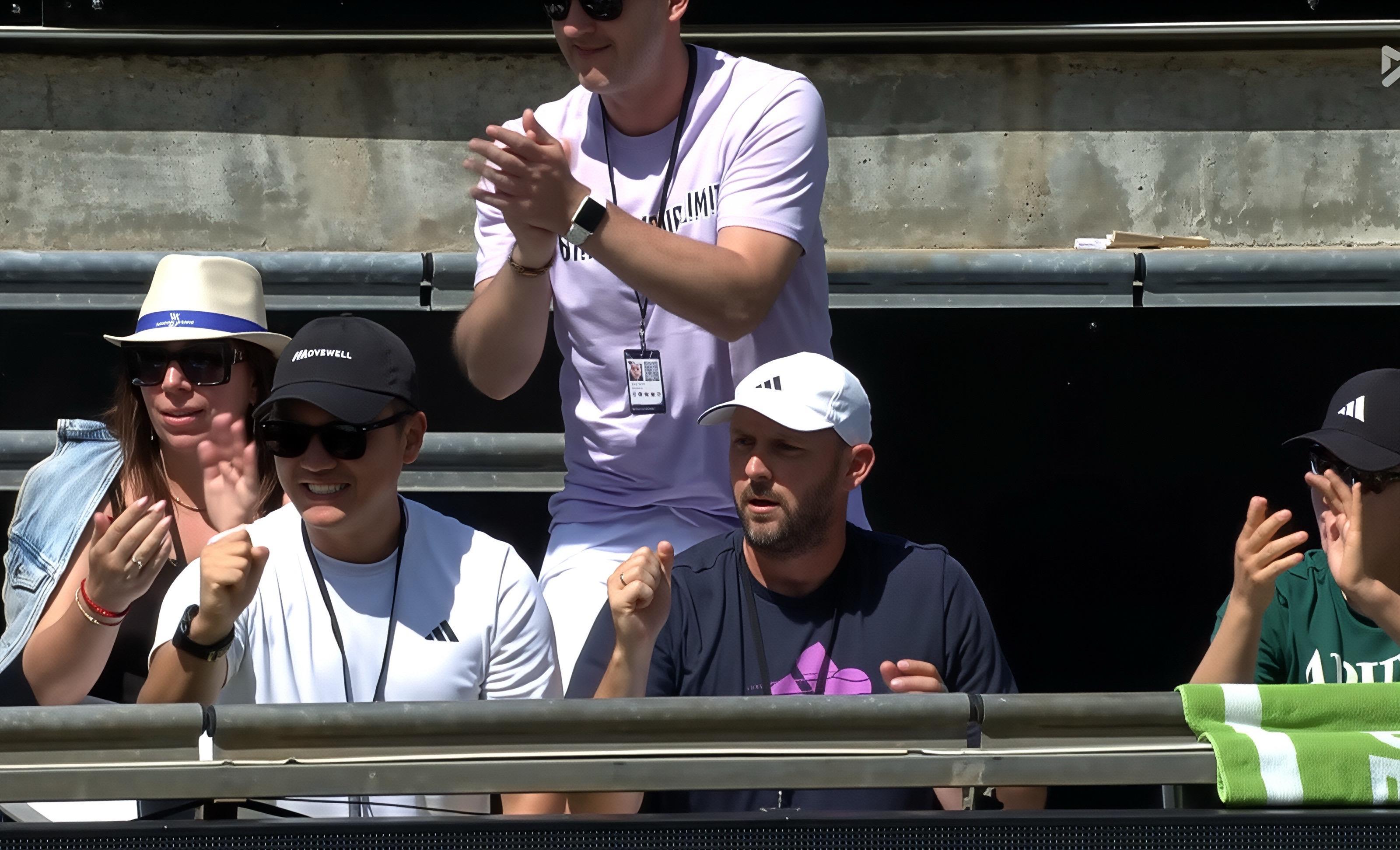 九游体育官方入口-多特蒙德球员交流不畅，教练组努力提升配合的简单介绍