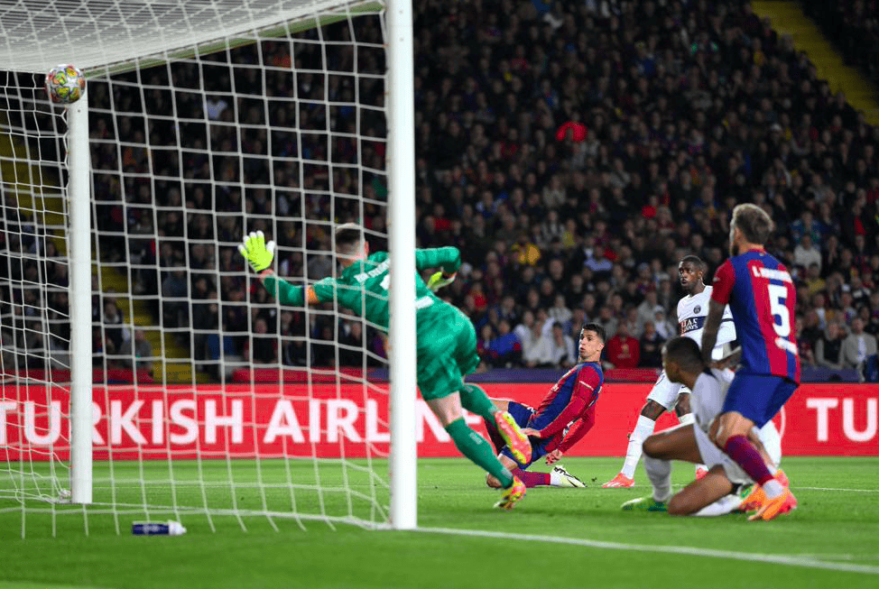 关于曼联惨遭淘汰,无缘欧冠四强的信息 关于曼联惨遭淘汰,无缘欧冠四强的信息