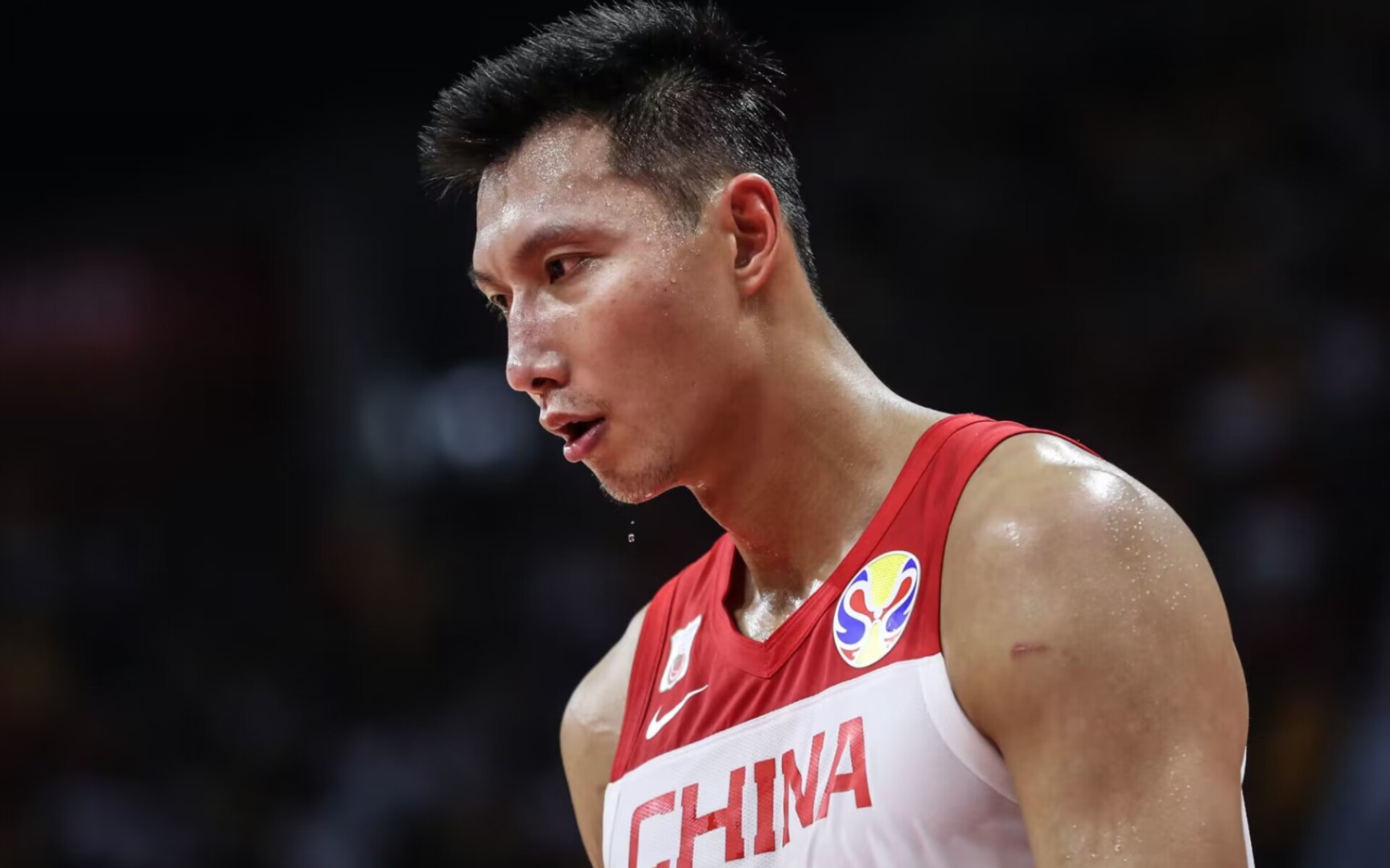 篮球明星易建联再次砍下高分 篮球明星易建联再次砍下高分