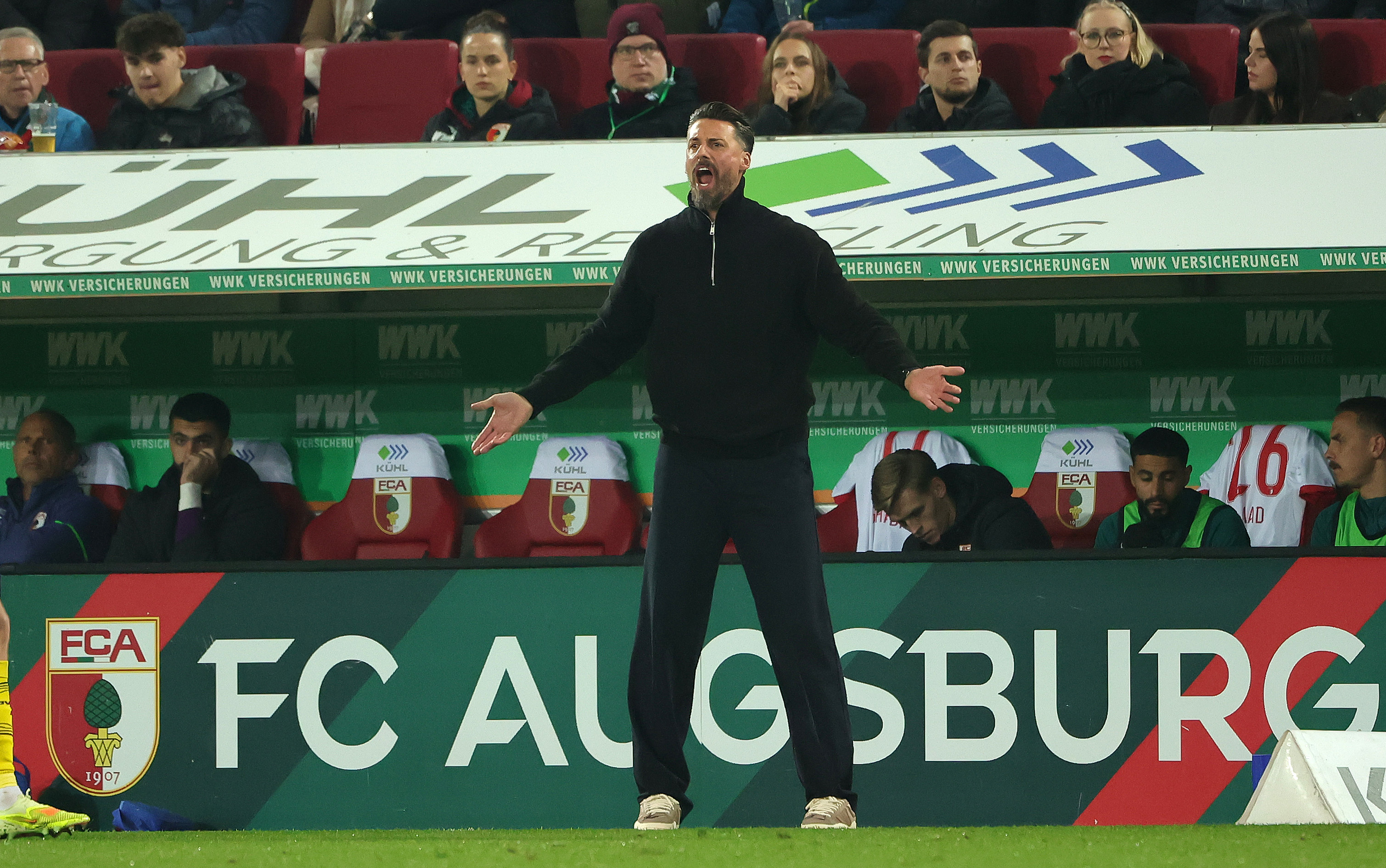 关于多特蒙德客场击败奥格斯堡进一步领先的信息